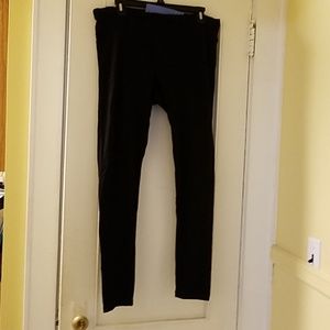 Black ankle length yoga pants